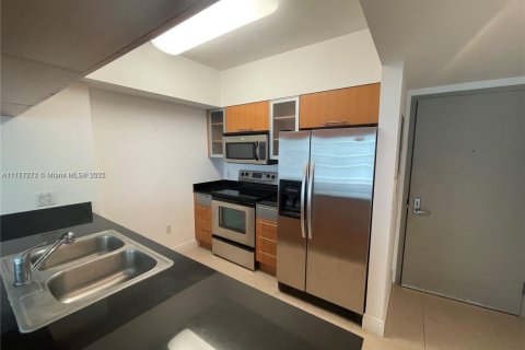 Condominio en venta en Miami, Florida, 1 dormitorio, 76.64 m2 № 1865080 - foto 3