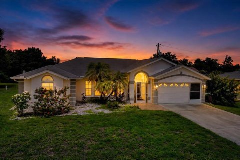 Villa ou maison à vendre à Port Charlotte, Floride: 3 chambres, 182.09 m2 № 2157384 - photo 2