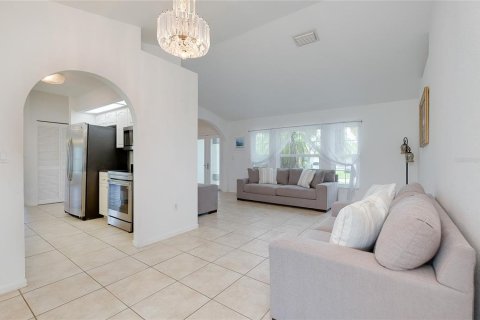 Villa ou maison à vendre à Port Charlotte, Floride: 3 chambres, 182.09 m2 № 2157384 - photo 14
