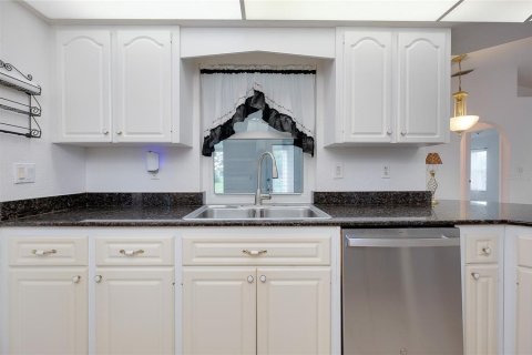 Villa ou maison à vendre à Port Charlotte, Floride: 3 chambres, 182.09 m2 № 2157384 - photo 29