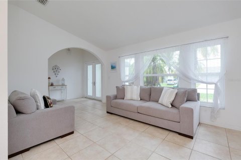 Villa ou maison à vendre à Port Charlotte, Floride: 3 chambres, 182.09 m2 № 2157384 - photo 10