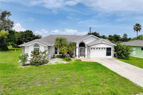Villa ou maison à vendre à Port Charlotte, Floride: 3 chambres, 182.09 m2 № 2157384 - photo 3