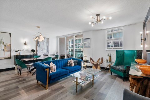 Copropriété à vendre à Miami, Floride: 2 chambres, 103.77 m2 № 1840851 - photo 14