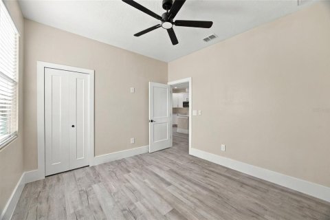 Casa en venta en Tampa, Florida, 4 dormitorios, 141.58 m2 № 2354736 - foto 28