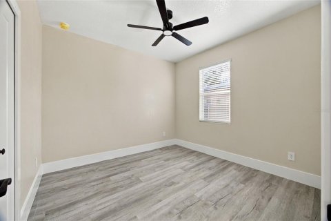Casa en venta en Tampa, Florida, 4 dormitorios, 141.58 m2 № 2354736 - foto 27