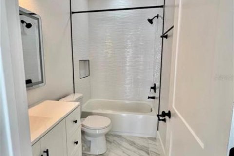 Casa en venta en Tampa, Florida, 4 dormitorios, 141.58 m2 № 2354736 - foto 11