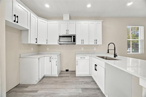 Casa en venta en Tampa, Florida, 4 dormitorios, 141.58 m2 № 2354736 - foto 20