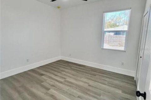 Casa en venta en Tampa, Florida, 4 dormitorios, 141.58 m2 № 2354736 - foto 12