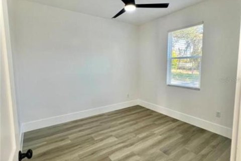 Casa en venta en Tampa, Florida, 4 dormitorios, 141.58 m2 № 2354736 - foto 13