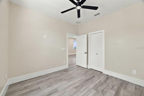 Casa en venta en Tampa, Florida, 4 dormitorios, 141.58 m2 № 2354736 - foto 26