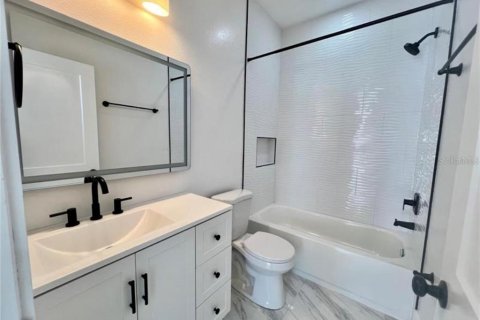 Casa en venta en Tampa, Florida, 4 dormitorios, 141.58 m2 № 2354736 - foto 10