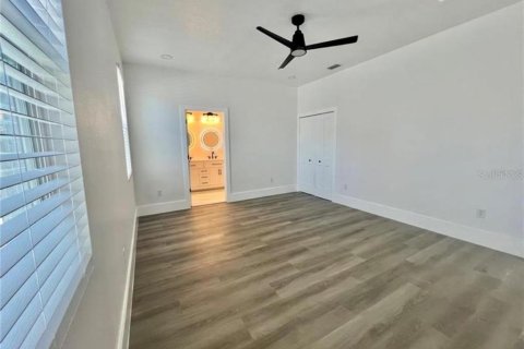 Casa en venta en Tampa, Florida, 4 dormitorios, 141.58 m2 № 2354736 - foto 16
