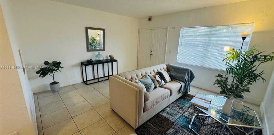 Apartment in Miami, Florida 2 bedrooms, 88.26 sq.m. № 1922396