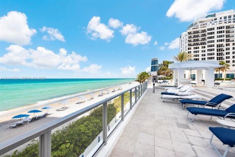Copropriété à vendre à Hollywood, Floride: 3 chambres, 244.05 m2 № 2430194 - photo 12