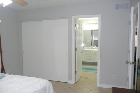 Condo in Bradenton, Florida, 2 bedrooms  № 1532598 - photo 29