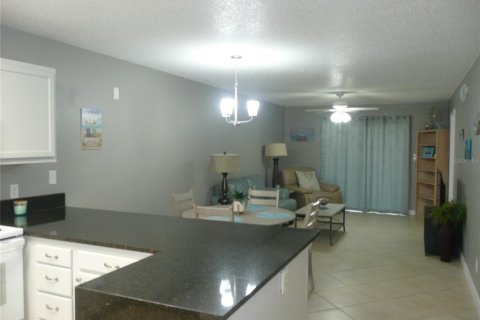 Condo in Bradenton, Florida, 2 bedrooms  № 1532598 - photo 9