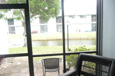 Condo in Bradenton, Florida, 2 bedrooms  № 1532598 - photo 30