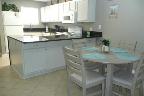 Condo in Bradenton, Florida, 2 bedrooms  № 1532598 - photo 10