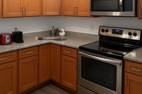 Copropriété à louer à West Palm Beach, Floride: 1 chambre, 73.21 m2 № 1976408 - photo 4