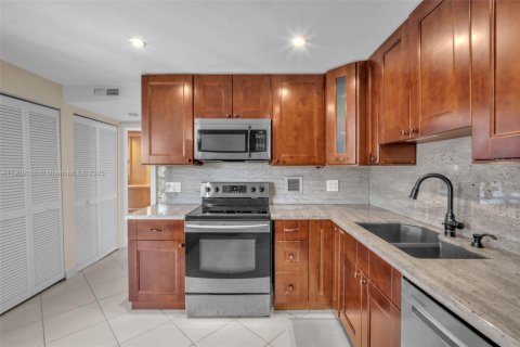 Купить кондоминиум в Холливуд, Флорида 2 спальни, 171.4м2, № 1965734 - фото 28