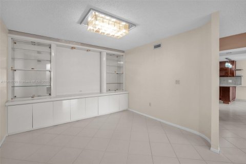 Купить кондоминиум в Холливуд, Флорида 2 спальни, 171.4м2, № 1965734 - фото 20