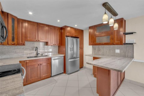 Купить кондоминиум в Холливуд, Флорида 2 спальни, 171.4м2, № 1965734 - фото 29