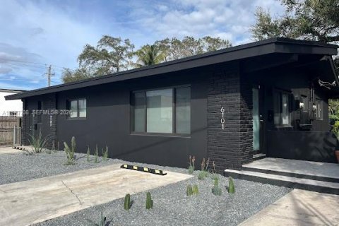 Дом в Майами, Флорида 2 спальни, 147.16м2 № 2003860