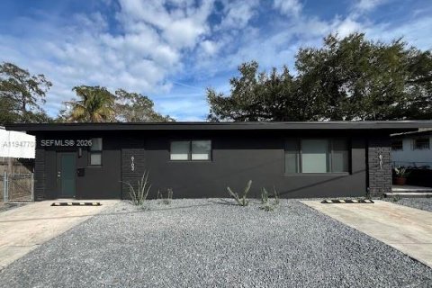 Снять в аренду виллу или дом в Майами, Флорида 2 спальни, 147.16м2, № 2003860 - фото 2