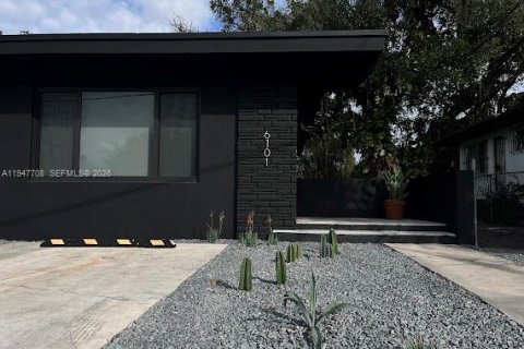 Снять в аренду виллу или дом в Майами, Флорида 2 спальни, 147.16м2, № 2003860 - фото 3