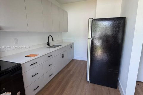 Villa ou maison à louer à Miami, Floride: 1 chambre, 51.1 m2 № 2386846 - photo 8