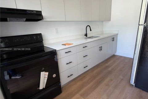 Villa ou maison à louer à Miami, Floride: 1 chambre, 51.1 m2 № 2386846 - photo 7