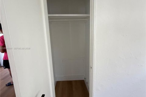 Villa ou maison à louer à Miami, Floride: 1 chambre, 51.1 m2 № 2386846 - photo 6