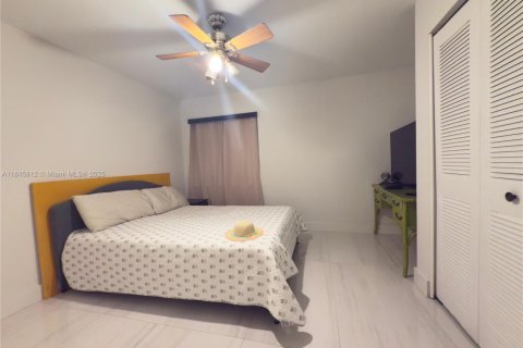 Villa ou maison à vendre à Oakland Park, Floride: 2 chambres, 91.32 m2 № 1844185 - photo 25