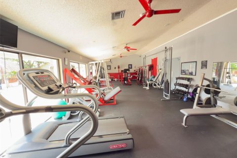 Villa ou maison à vendre à Oakland Park, Floride: 2 chambres, 91.32 m2 № 1844185 - photo 2