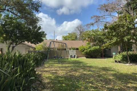 Villa ou maison à vendre à Oakland Park, Floride: 2 chambres, 91.32 m2 № 1844185 - photo 5