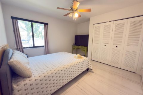 Villa ou maison à vendre à Oakland Park, Floride: 2 chambres, 91.32 m2 № 1844185 - photo 24