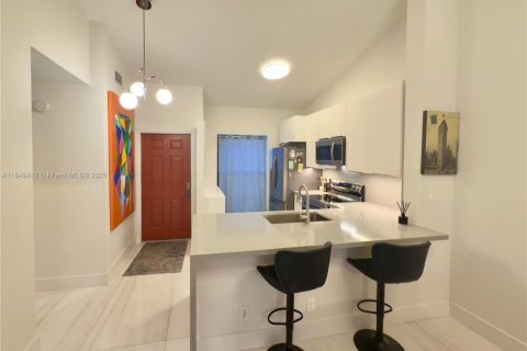 Villa ou maison à vendre à Oakland Park, Floride: 2 chambres, 91.32 m2 № 1844185 - photo 15