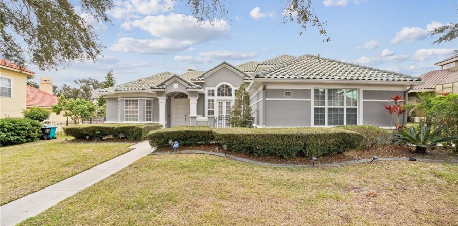 House in Orlando, Florida 4 bedrooms, 310.76 sq.m. № 1524220