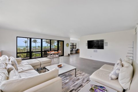 Condominio en venta en Lauderdale-by-the-Sea, Florida, 2 dormitorios, 176.51 m2 № 2193416 - foto 7