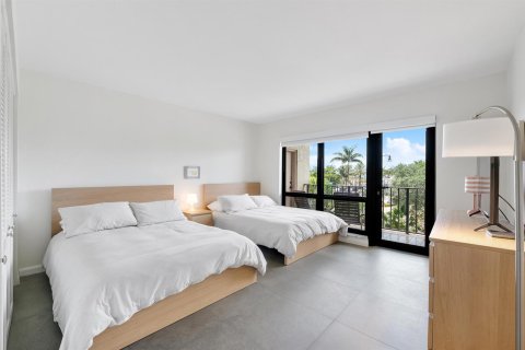 Condominio en venta en Lauderdale-by-the-Sea, Florida, 2 dormitorios, 176.51 m2 № 2193416 - foto 19