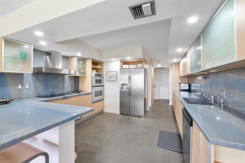 Condominio en venta en Lauderdale-by-the-Sea, Florida, 2 dormitorios, 176.51 m2 № 2193416 - foto 15