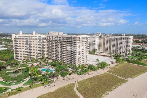 Condominio en venta en Lauderdale-by-the-Sea, Florida, 2 dormitorios, 176.51 m2 № 2193416 - foto 3