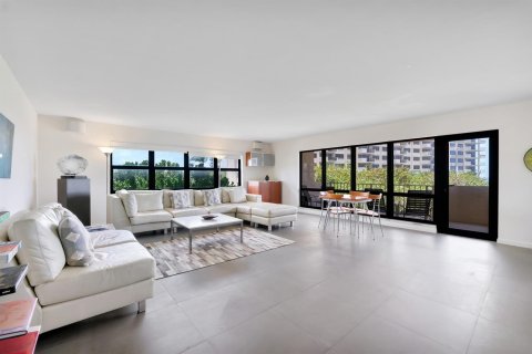 Condominio en venta en Lauderdale-by-the-Sea, Florida, 2 dormitorios, 176.51 m2 № 2193416 - foto 8