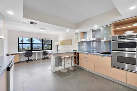 Condominio en venta en Lauderdale-by-the-Sea, Florida, 2 dormitorios, 176.51 m2 № 2193416 - foto 12