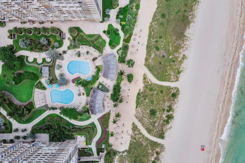 Condominio en venta en Lauderdale-by-the-Sea, Florida, 2 dormitorios, 176.51 m2 № 2193416 - foto 6