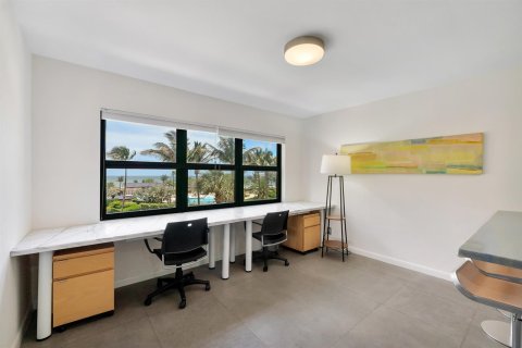 Condominio en venta en Lauderdale-by-the-Sea, Florida, 2 dormitorios, 176.51 m2 № 2193416 - foto 10