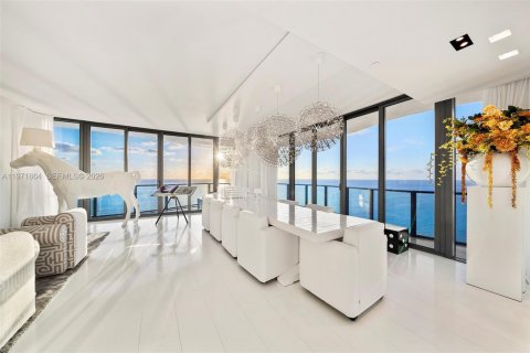 Condominio en venta en Sunny Isles Beach, Florida, 4 dormitorios, 463.77 m2 № 2032900 - foto 13