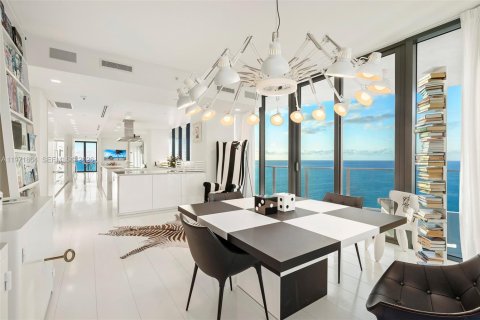 Condominio en venta en Sunny Isles Beach, Florida, 4 dormitorios, 463.77 m2 № 2032900 - foto 25