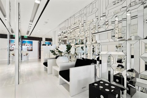 Condominio en venta en Sunny Isles Beach, Florida, 4 dormitorios, 463.77 m2 № 2032900 - foto 18