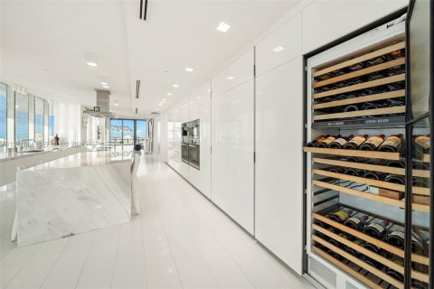 Condominio en venta en Sunny Isles Beach, Florida, 4 dormitorios, 463.77 m2 № 2032900 - foto 23